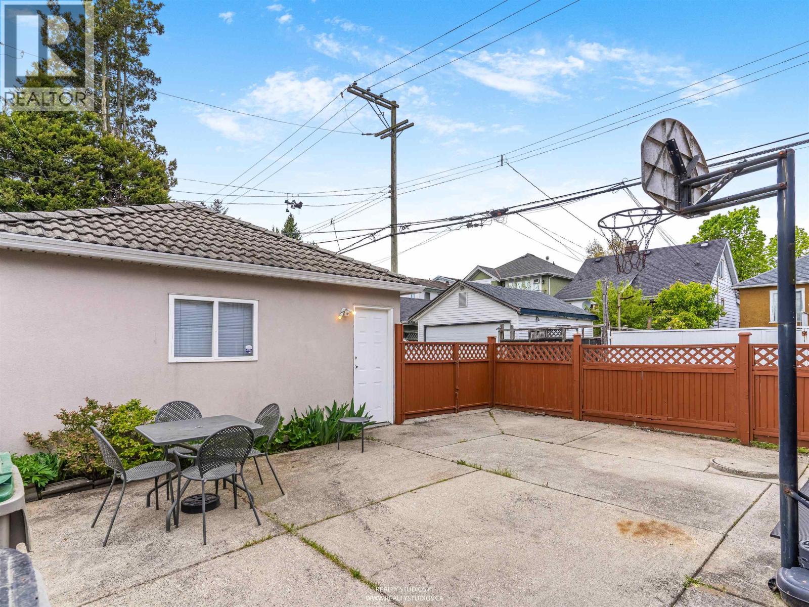 5323 Dumfries Street Property Photo 23
