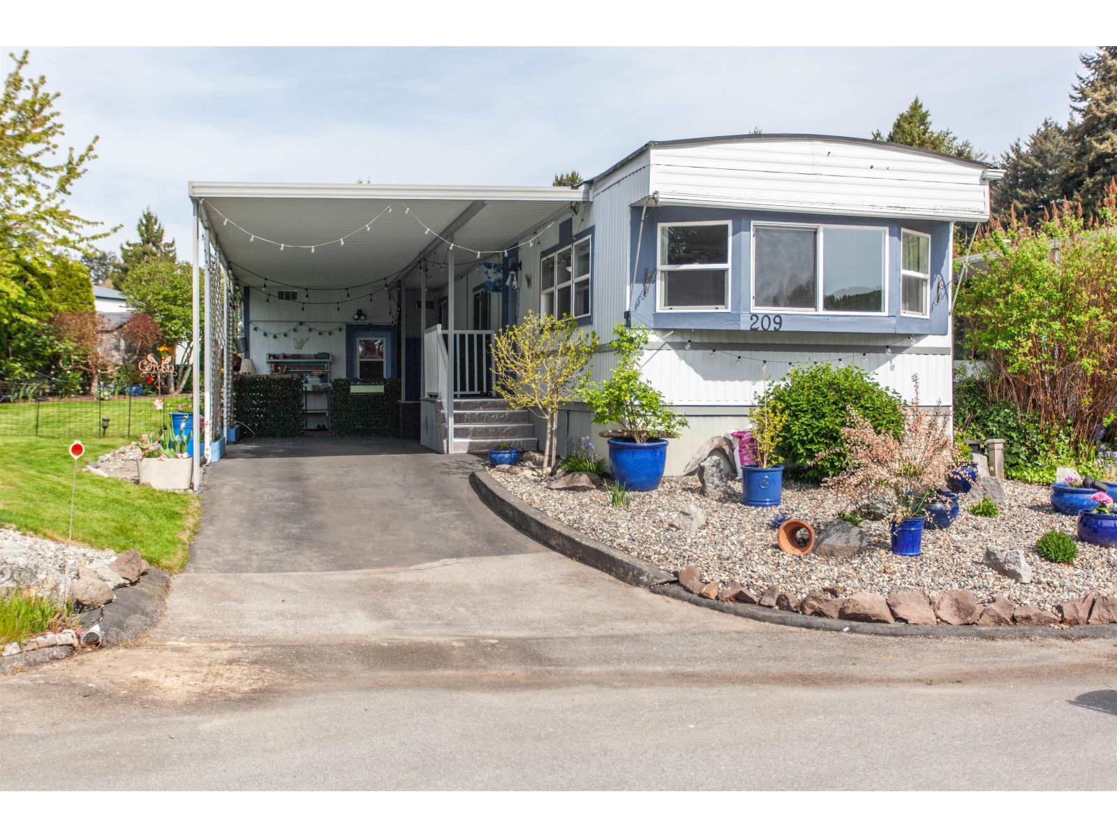 209 1840 160 Street Property Photo 1