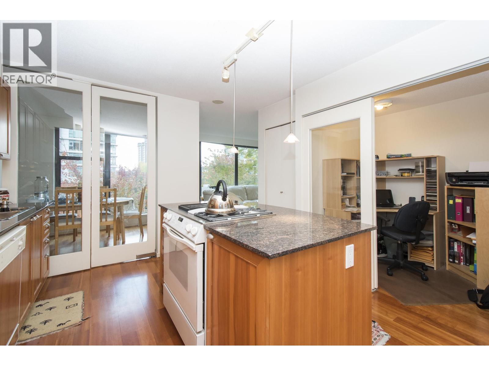 307 1723 Alberni Street Property Photo 4