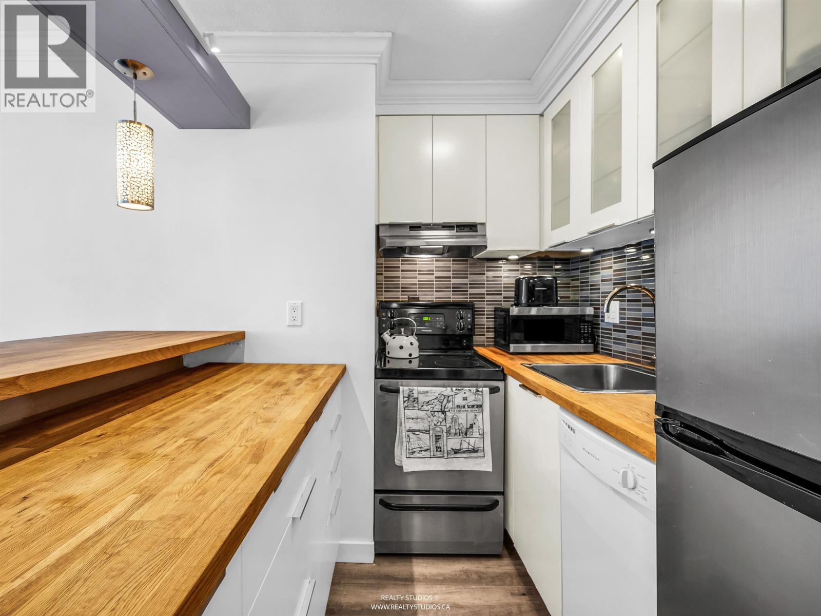 1205 1250 Burnaby Street Property Photo 2