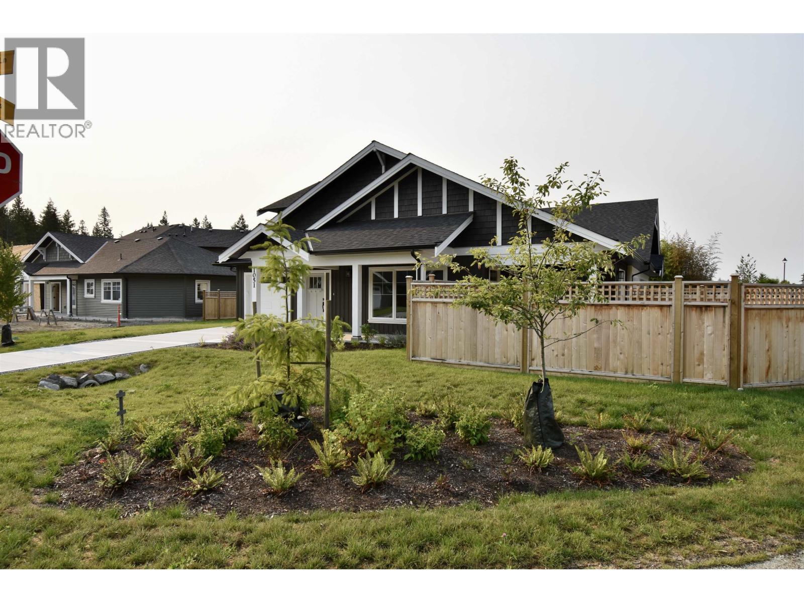 1051 Celia Crescent Property Photo 2