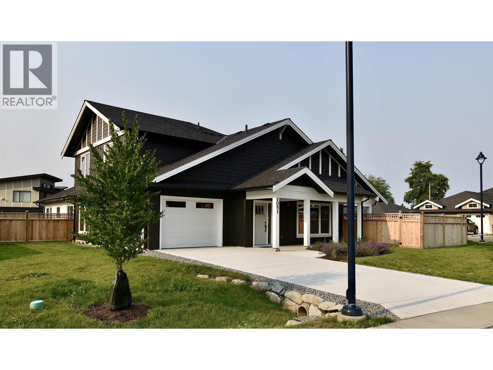 1051 Celia Crescent Property Photo 3