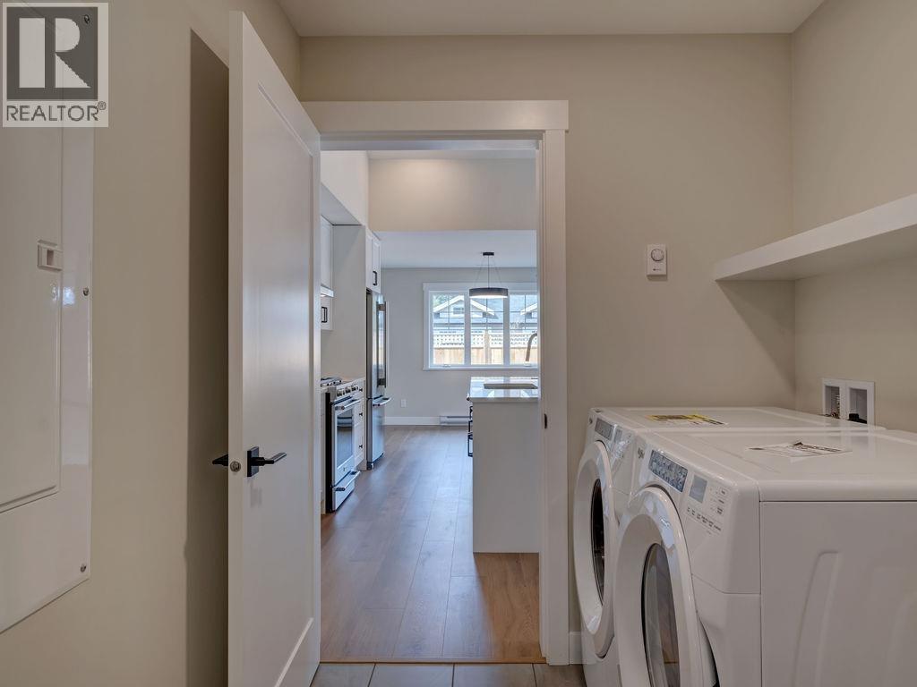 1051 Celia Crescent Property Photo 22