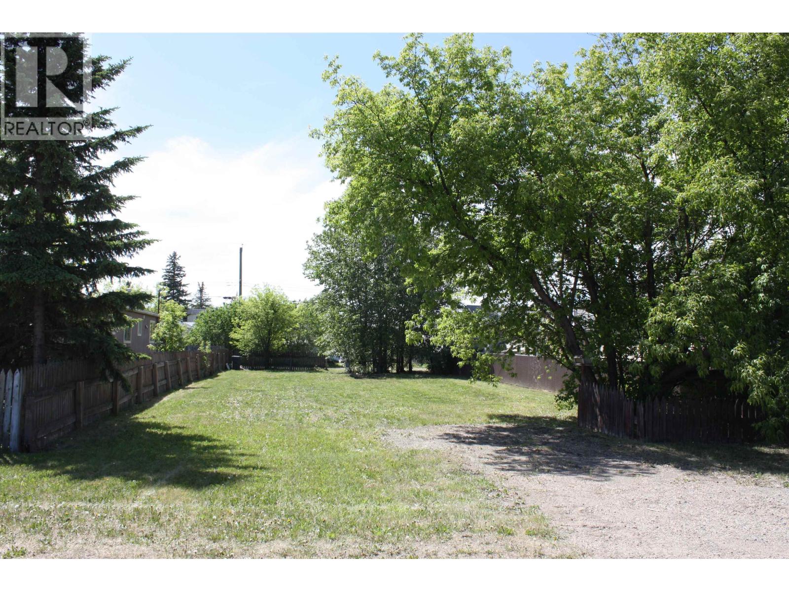 10524 101 Street Property Photo 1