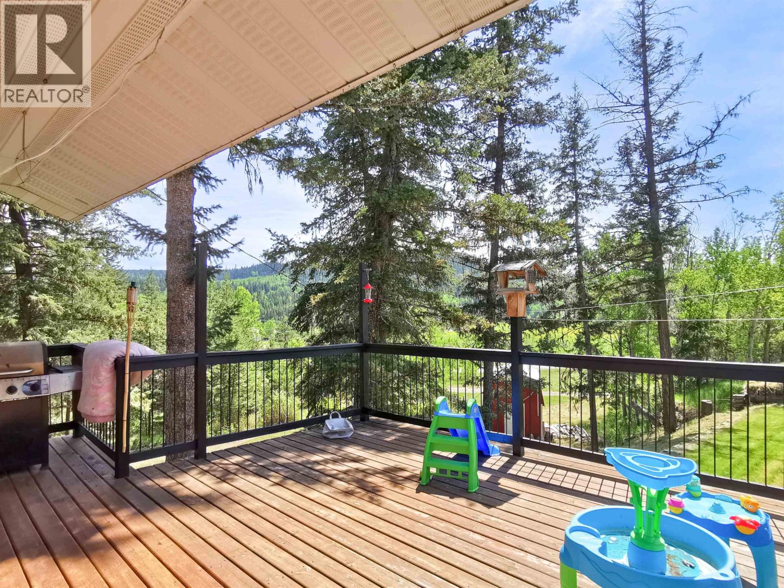 5612 Canim-hendrix Lake Road Property Photo 4