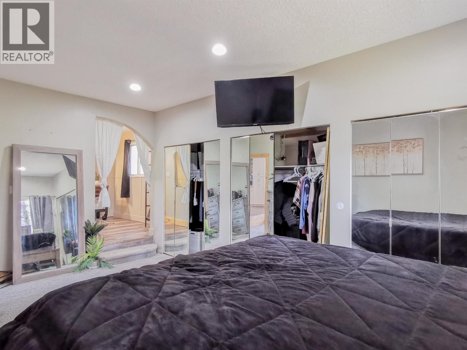 5612 Canim-hendrix Lake Road Property Photo 14