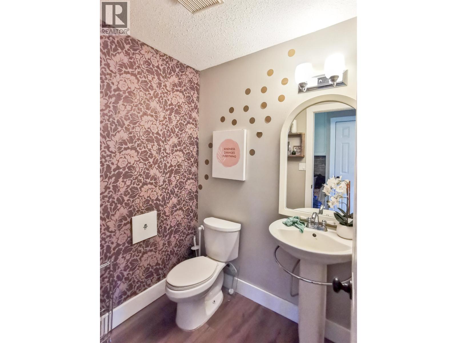 5612 Canim-hendrix Lake Road Property Photo 17