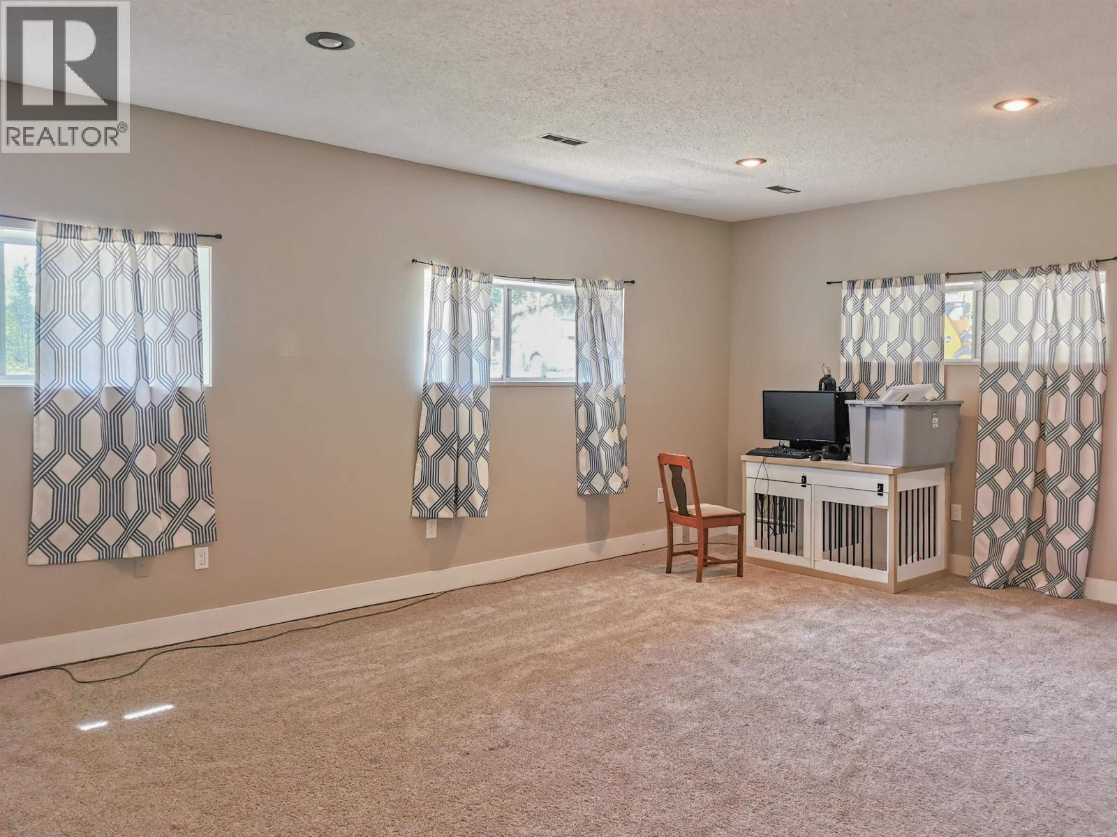 5612 Canim-hendrix Lake Road Property Photo 20