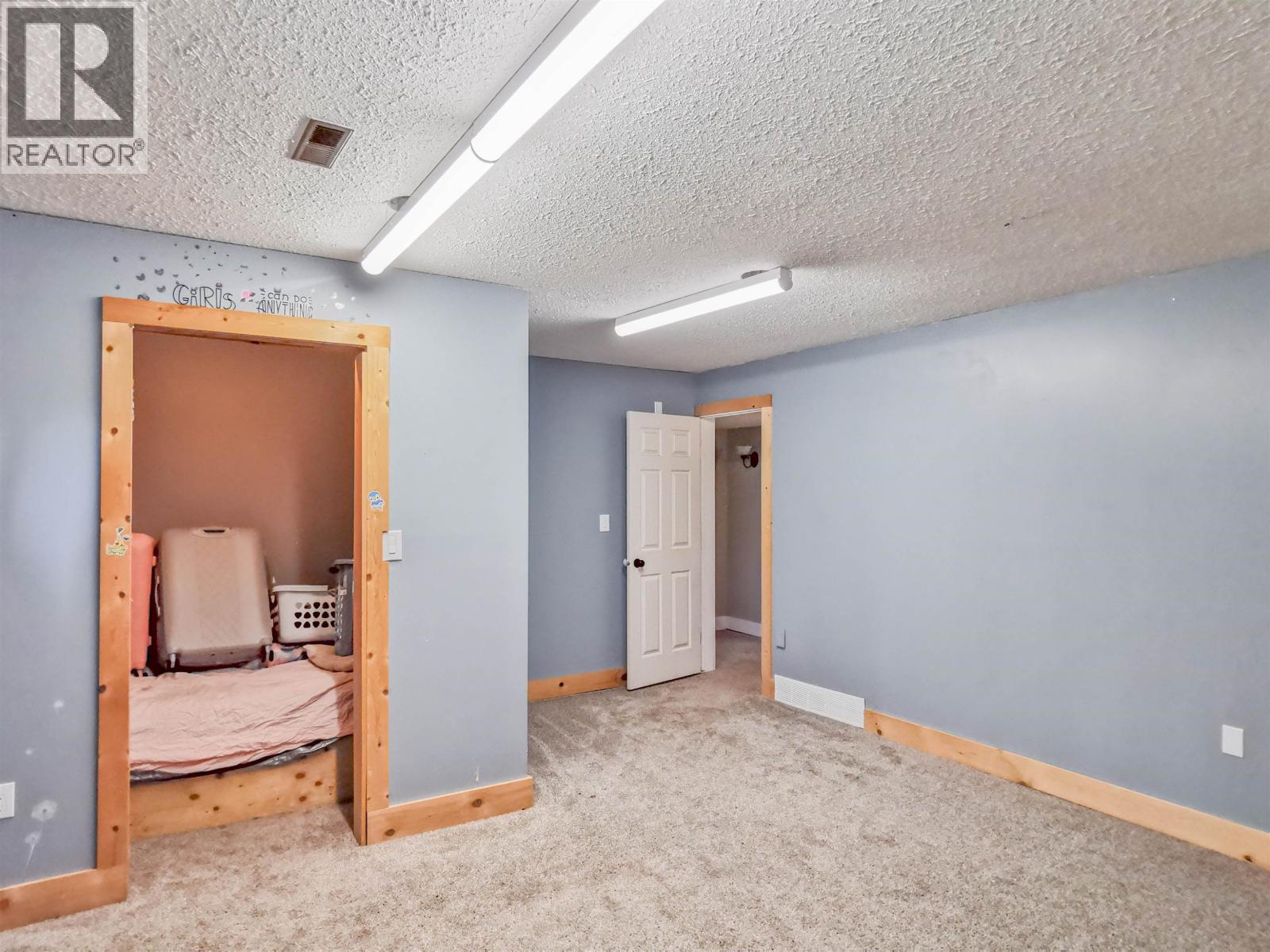 5612 Canim-hendrix Lake Road Property Photo 22