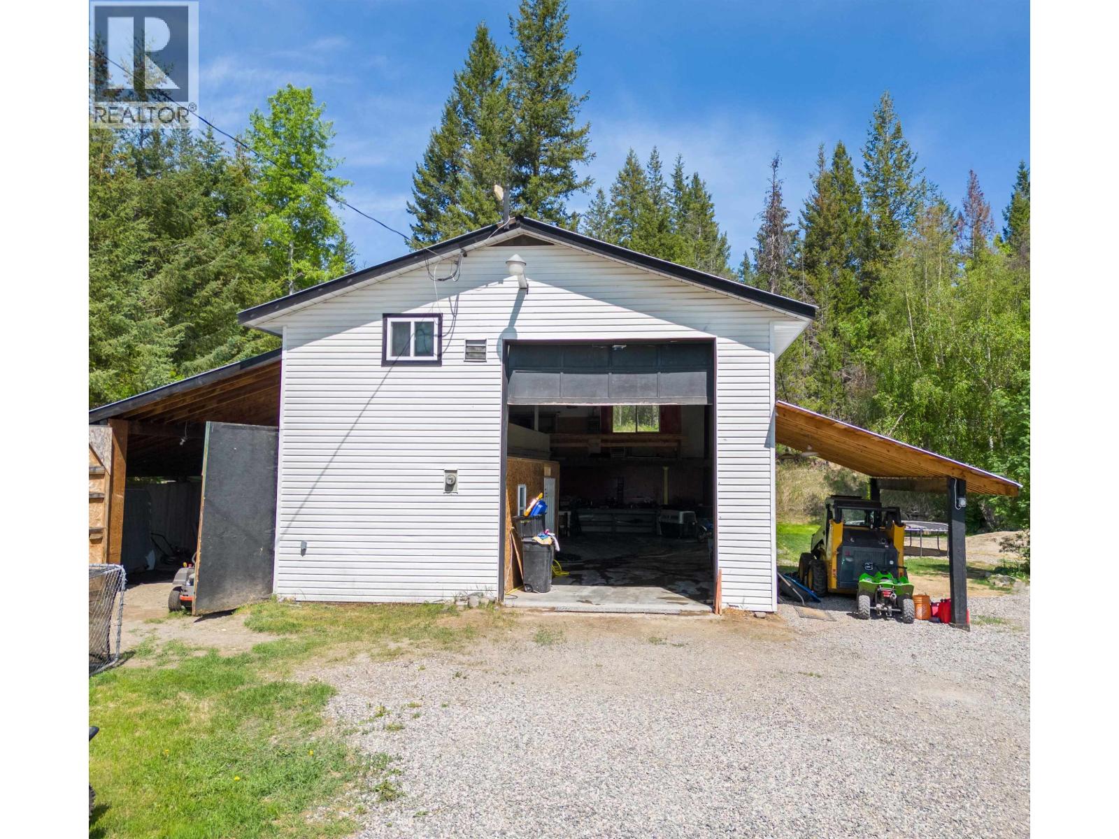 5612 Canim-hendrix Lake Road Property Photo 30