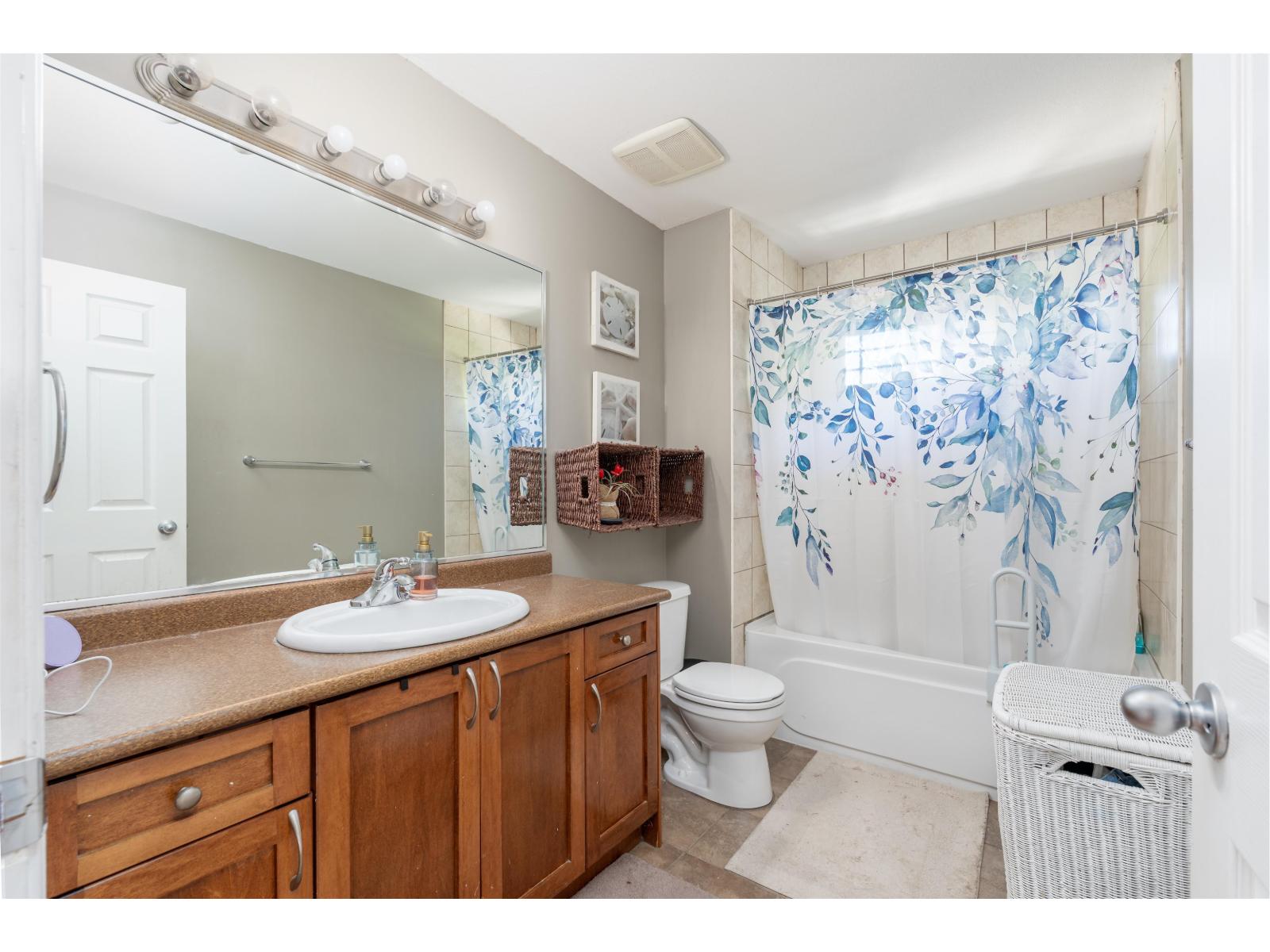 8364 Harris Street Property Photo 4