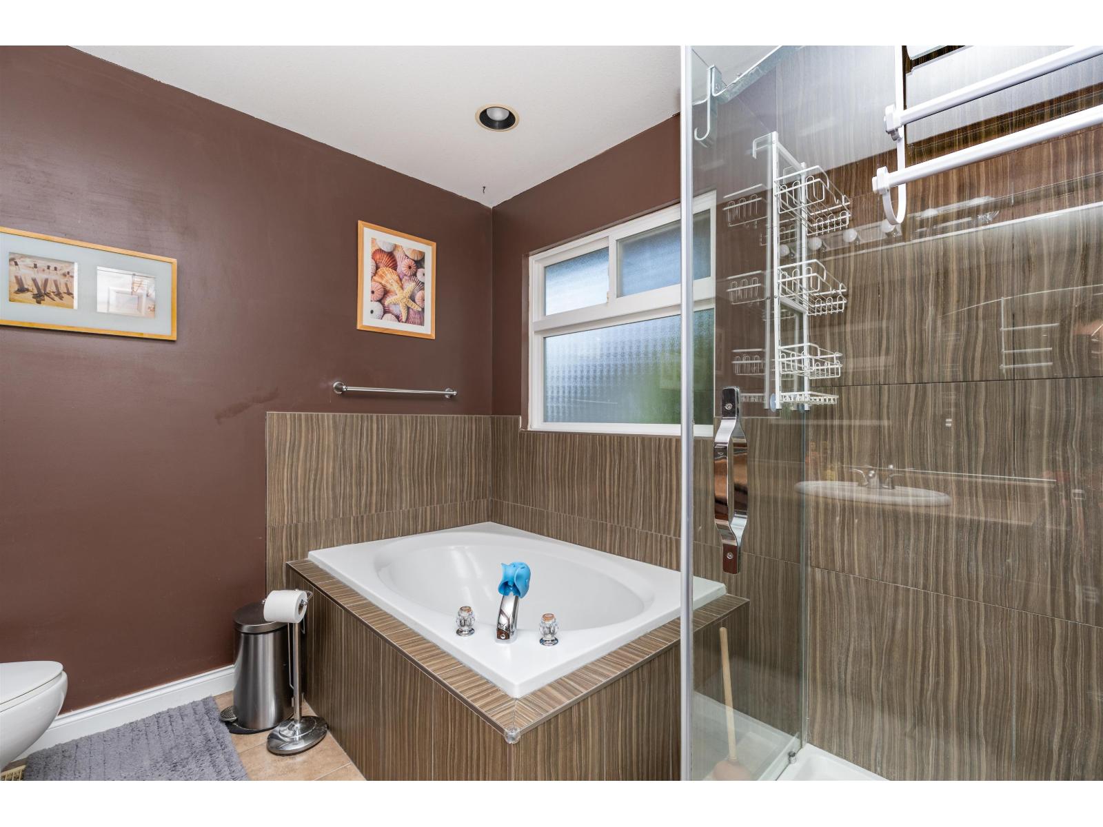 8364 Harris Street Property Photo 8