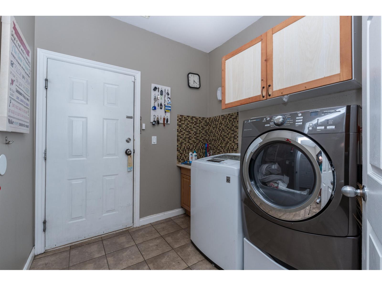 8364 Harris Street Property Photo 13