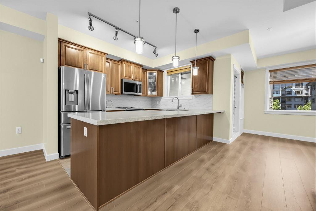 9 8567 204 Street Property Photo 5