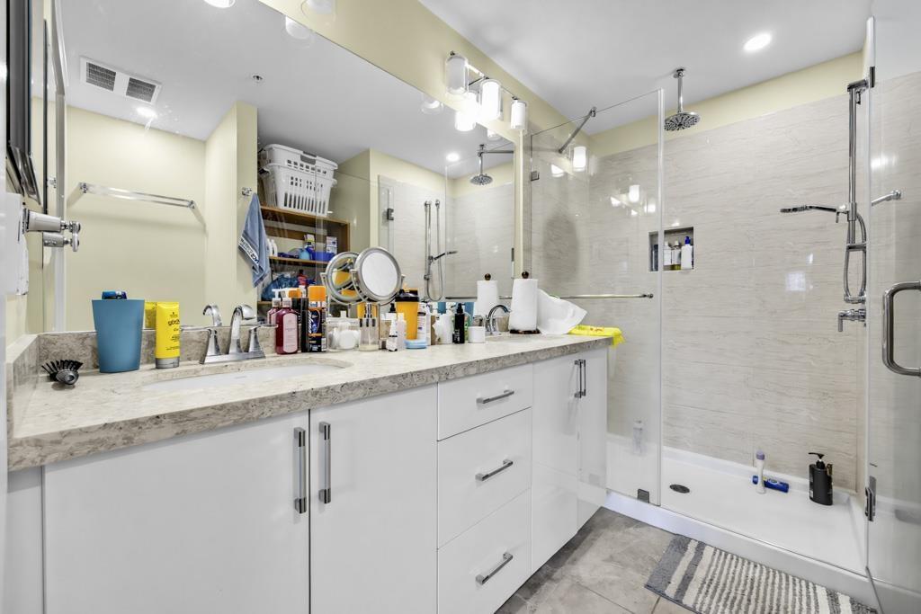 9 8567 204 Street Property Photo 12