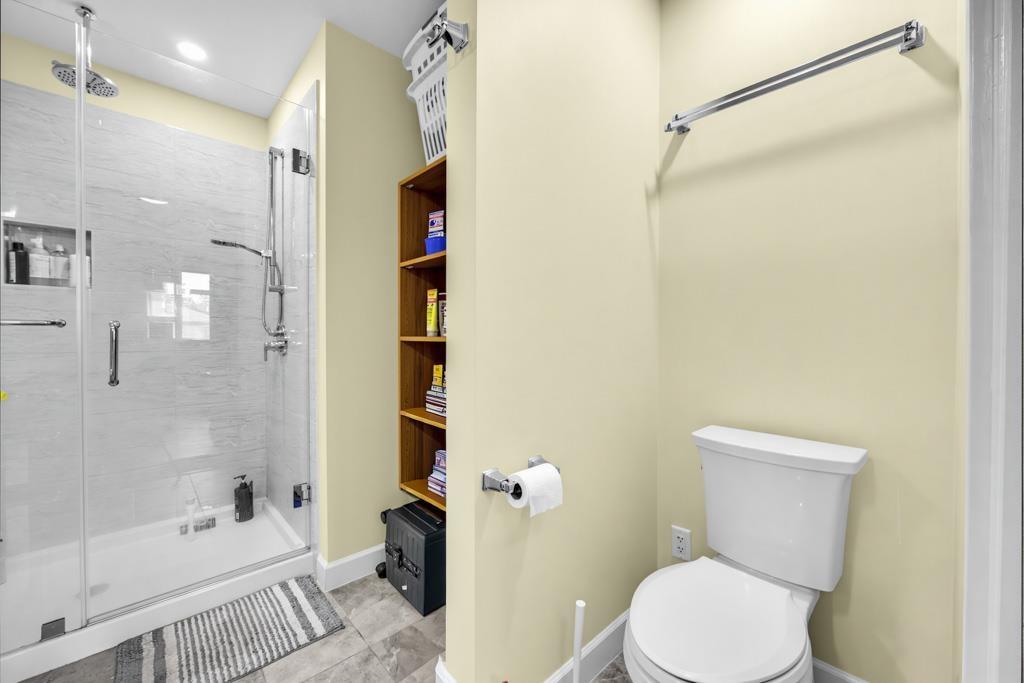 9 8567 204 Street Property Photo 18