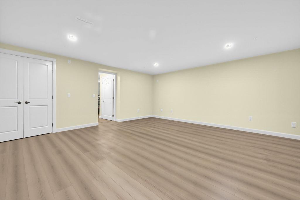 9 8567 204 Street Property Photo 19