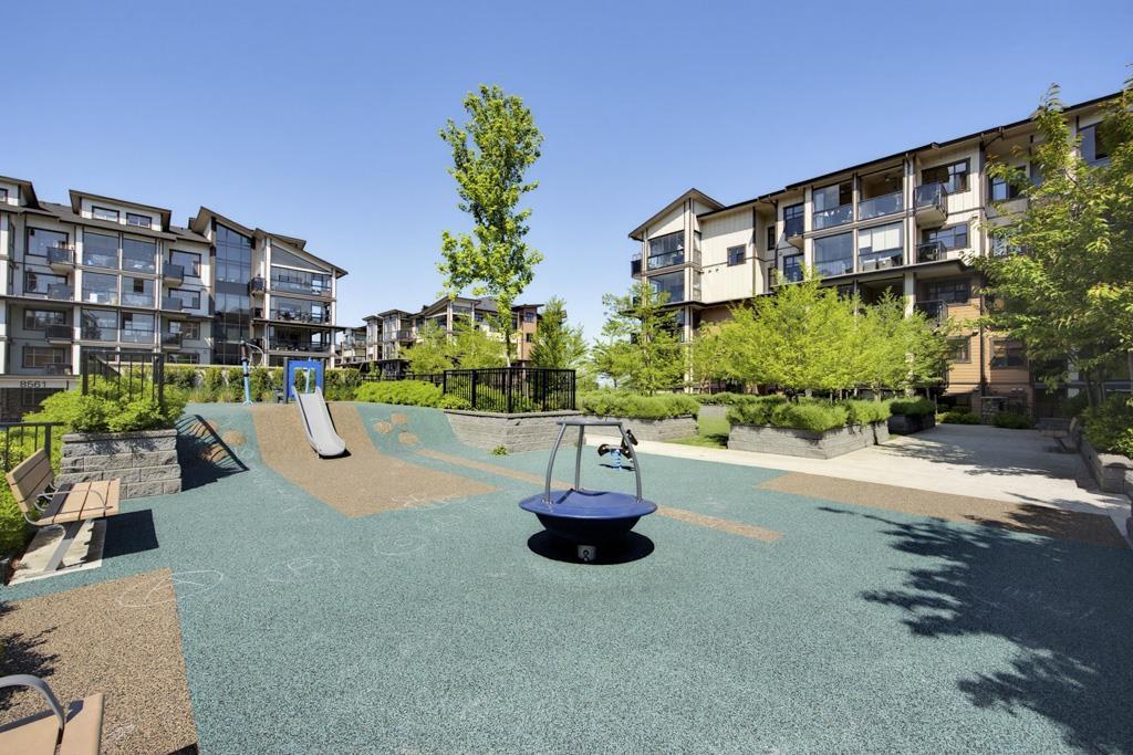 9 8567 204 Street Property Photo 32