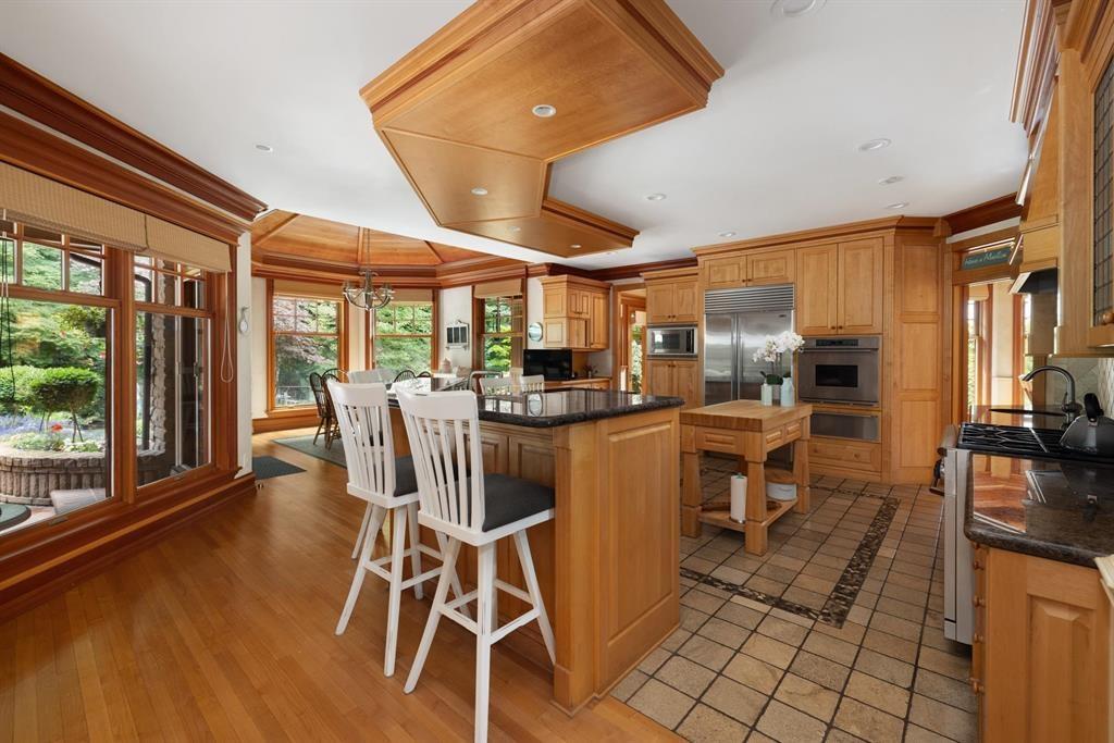 3122 136 Street Property Photo 8