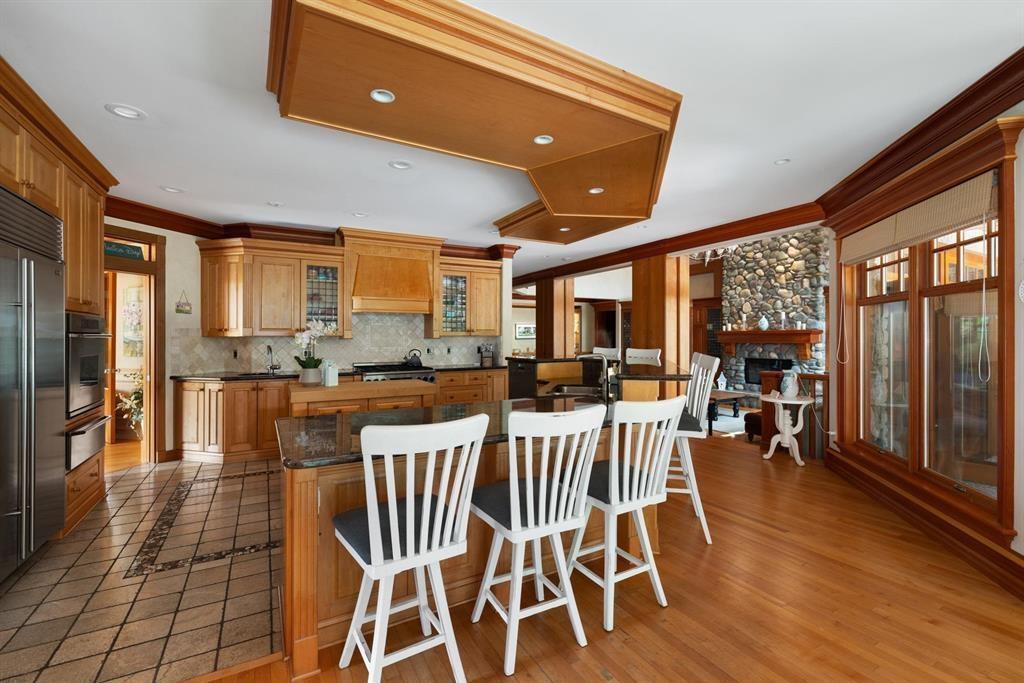 3122 136 Street Property Photo 9
