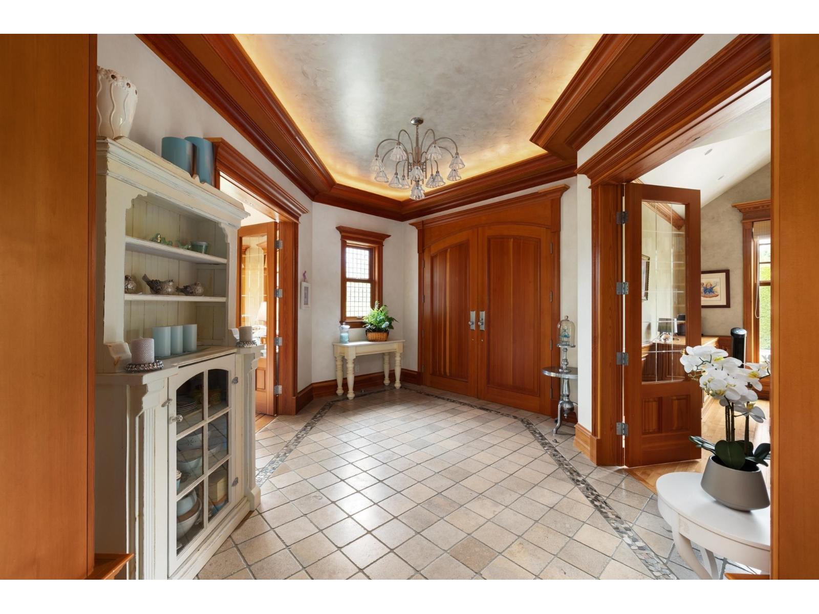 3122 136 Street Property Photo 12