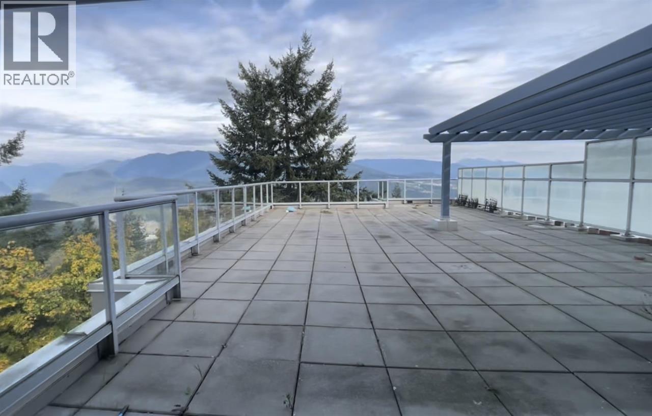 803 9262 UNIVERSITY CRESCENT Property Photo 1