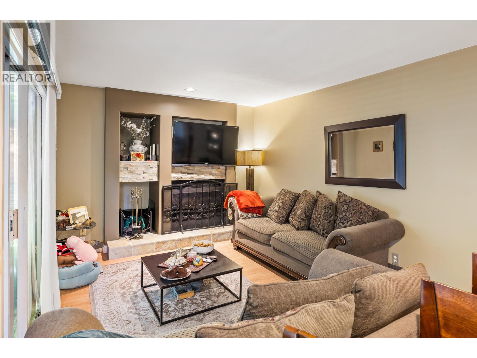 1410 Mountainview Court Property Photo 6