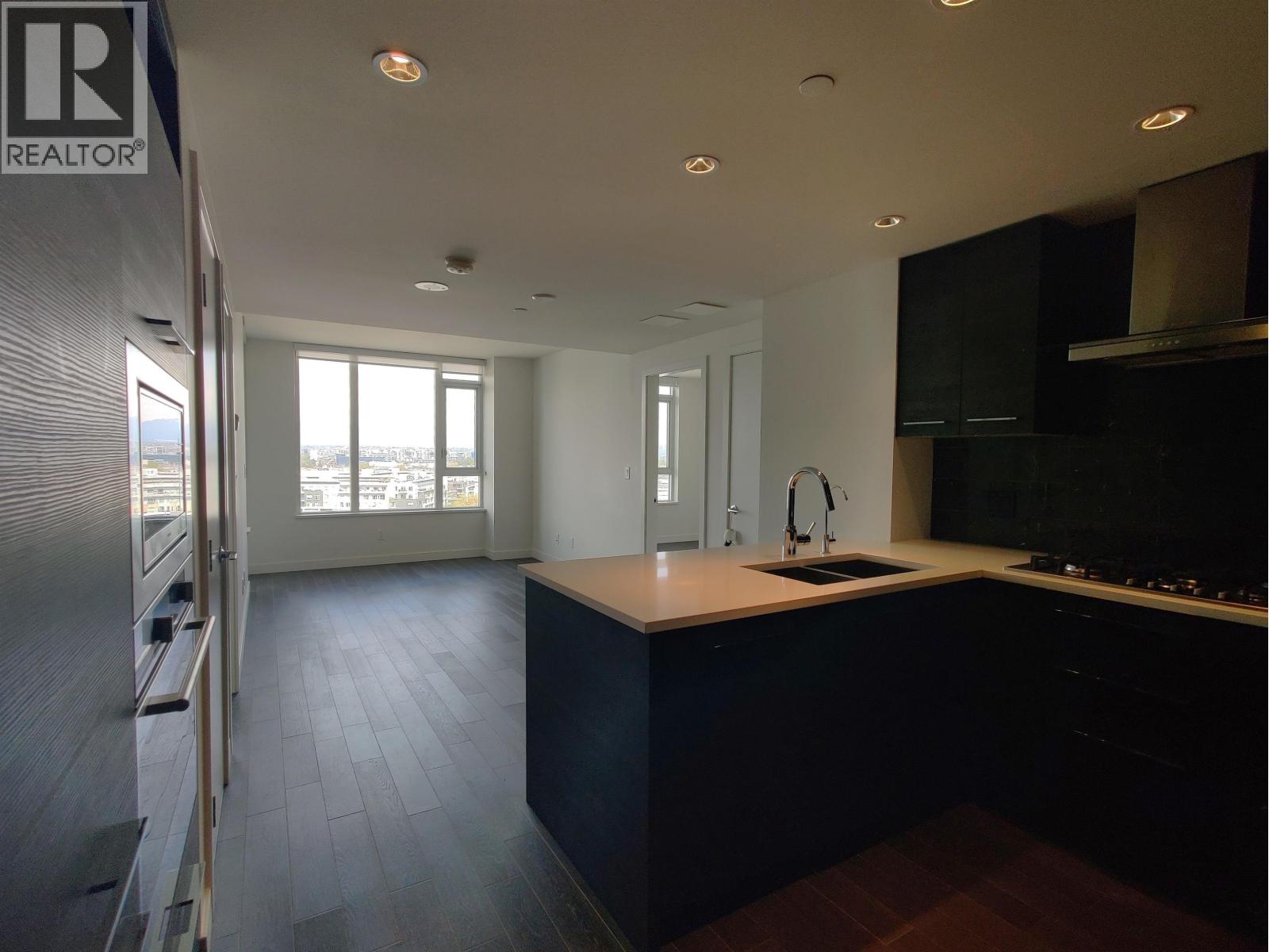 1607 7468 Lansdowne Road Property Photo 6