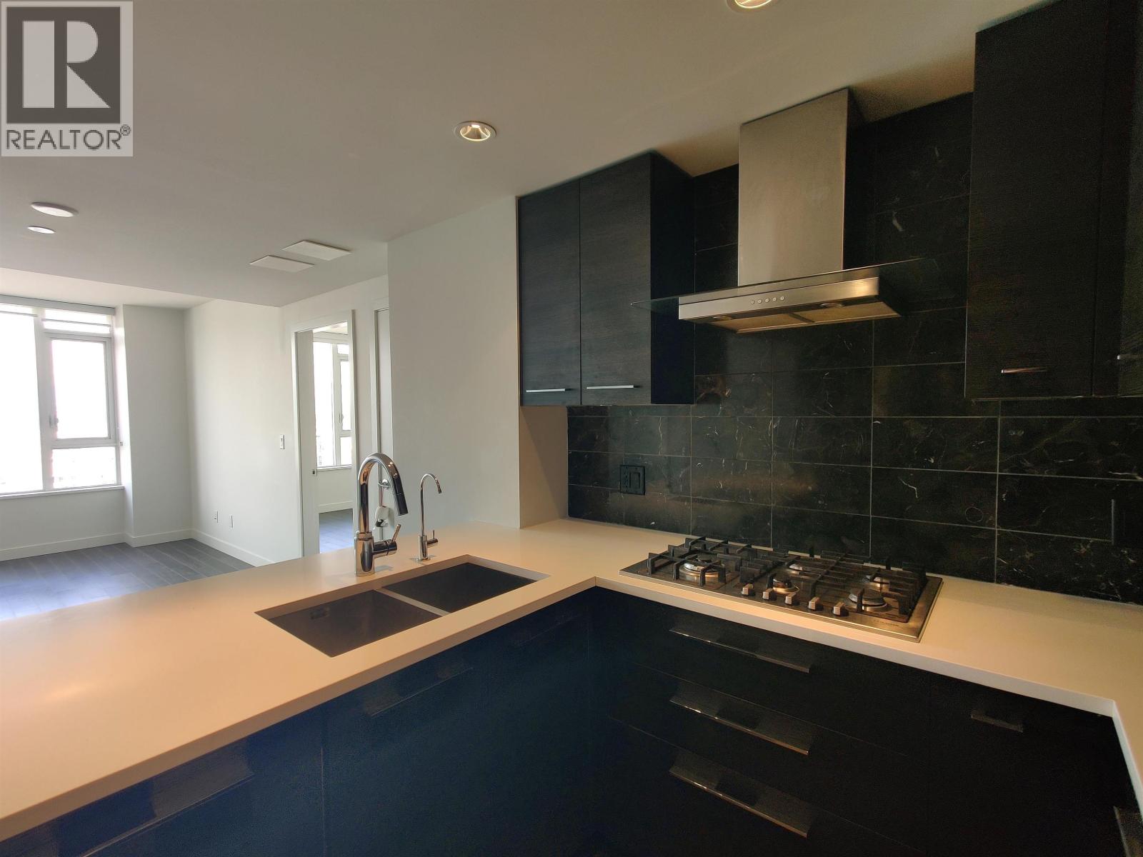 1607 7468 Lansdowne Road Property Photo 7