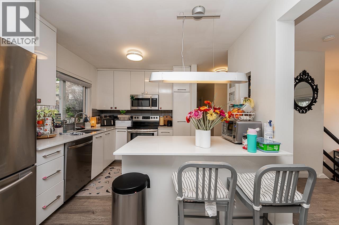 4377 Mountain Highway Property Photo 8