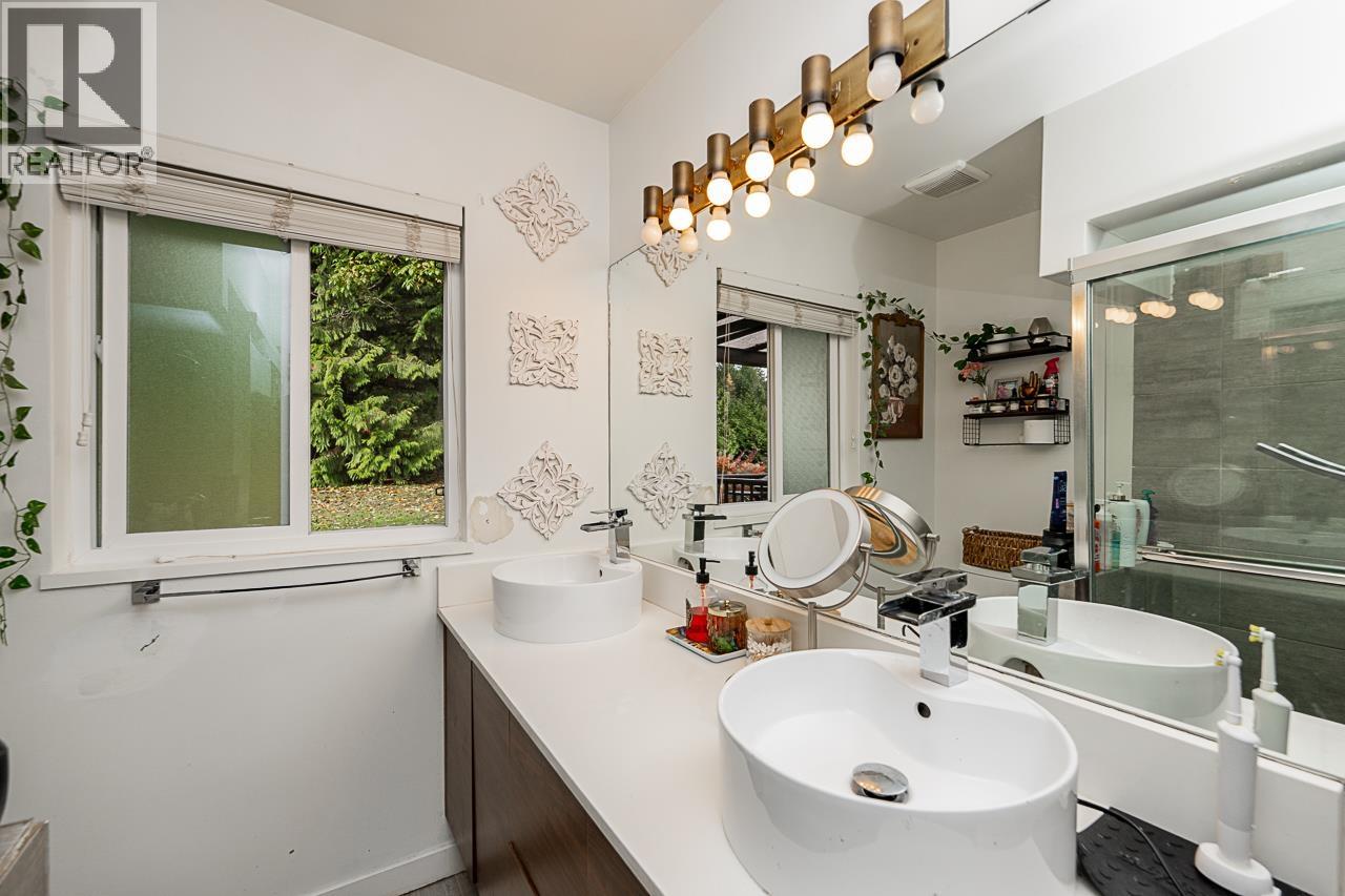 4377 Mountain Highway Property Photo 15