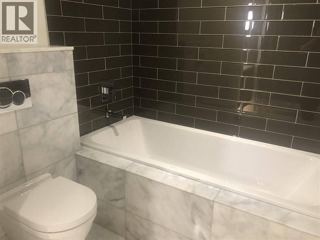 1907 3355 Binning Road Property Photo 9