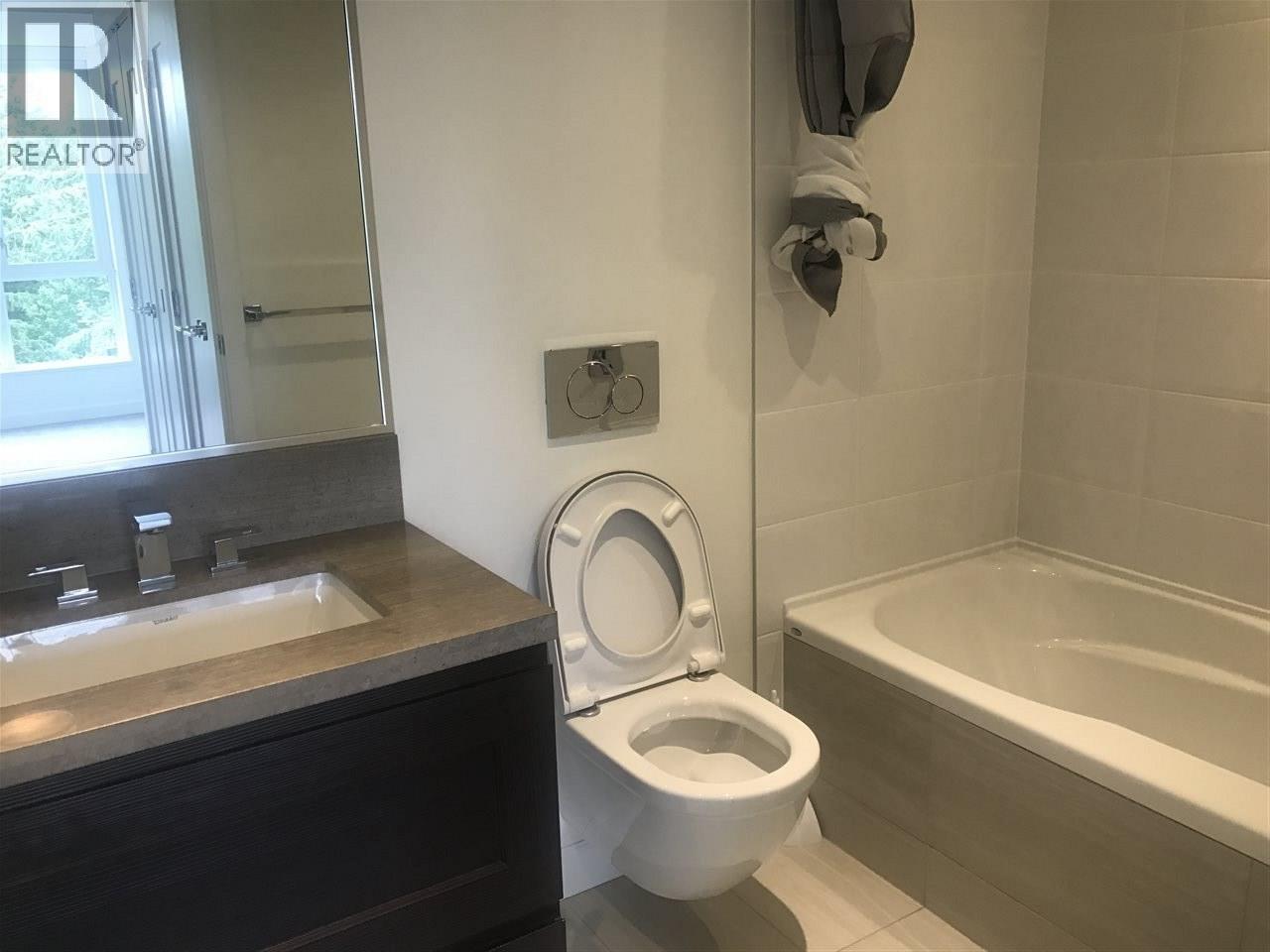 1907 3355 Binning Road Property Photo 14