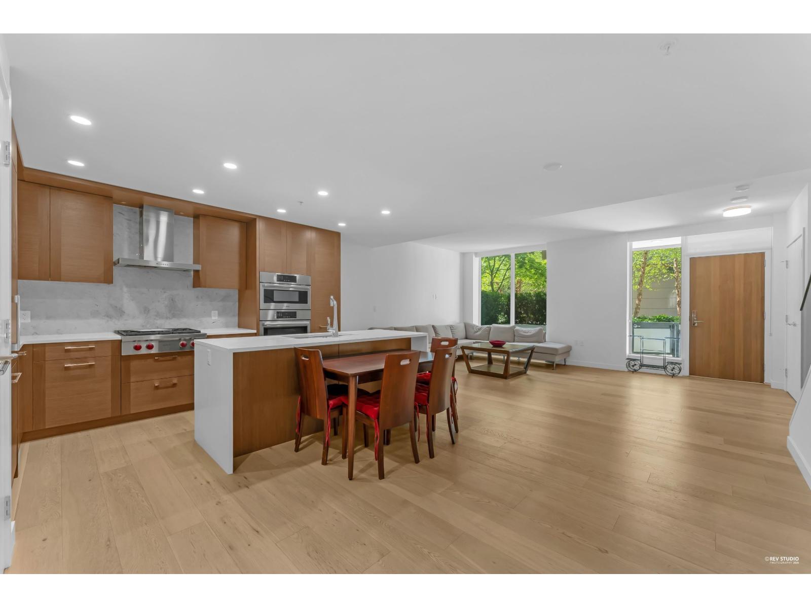 Th8 1439 George Street Property Photo 2