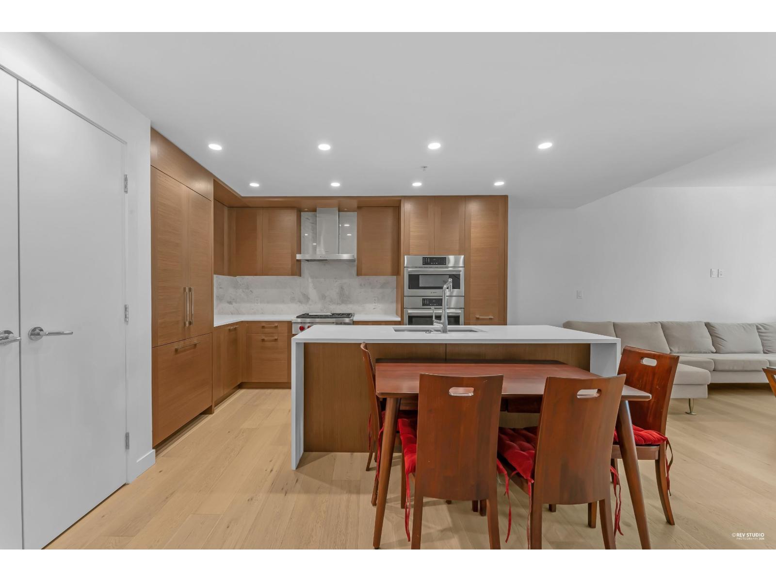 Th8 1439 George Street Property Photo 3