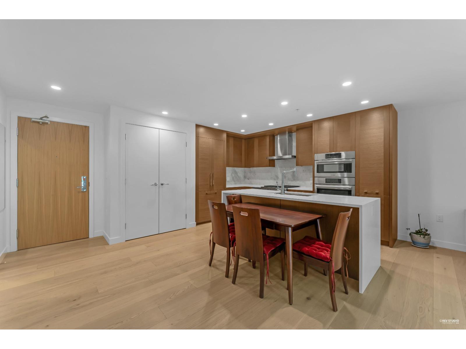 Th8 1439 George Street Property Photo 4