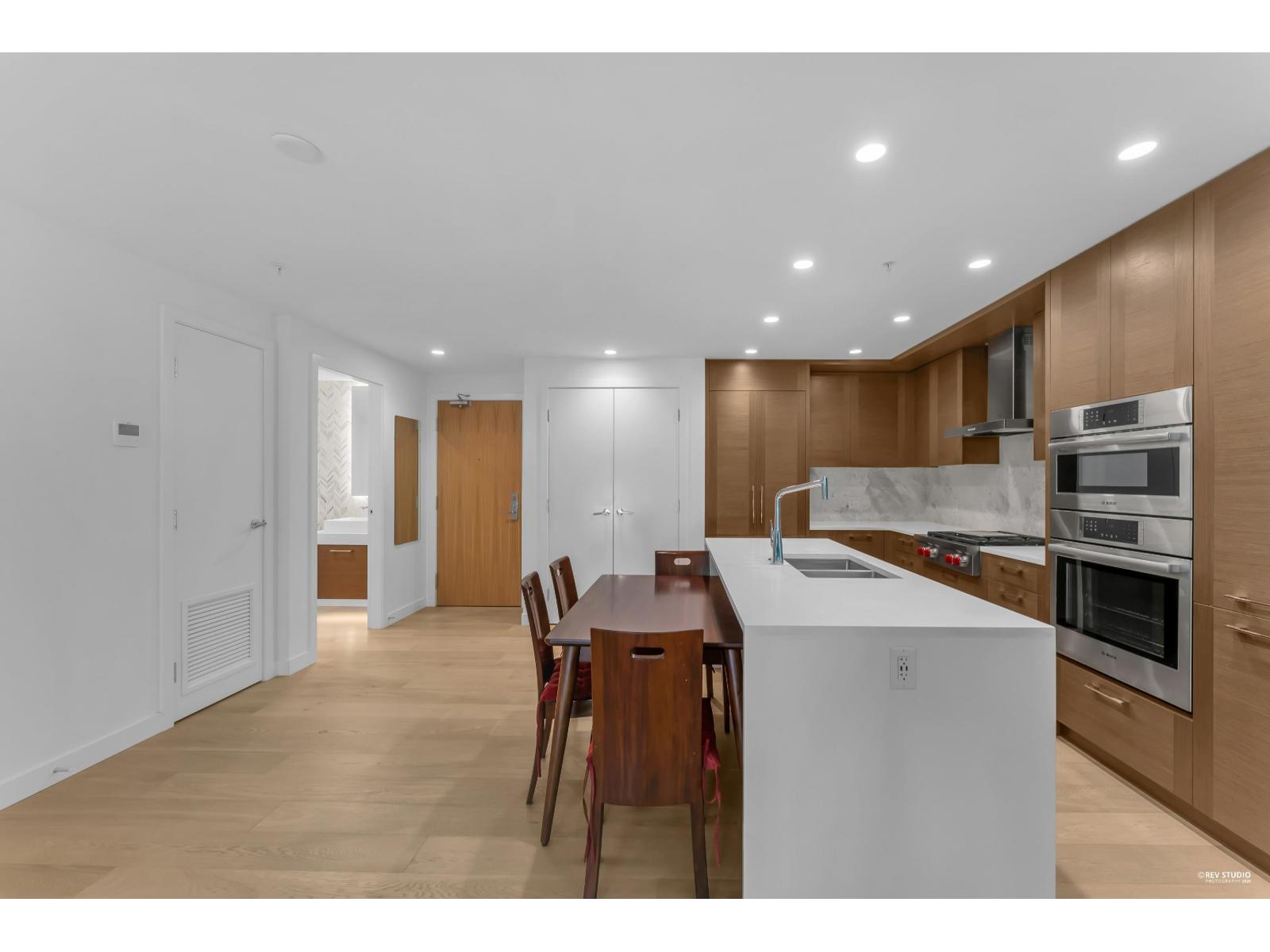 Th8 1439 George Street Property Photo 5