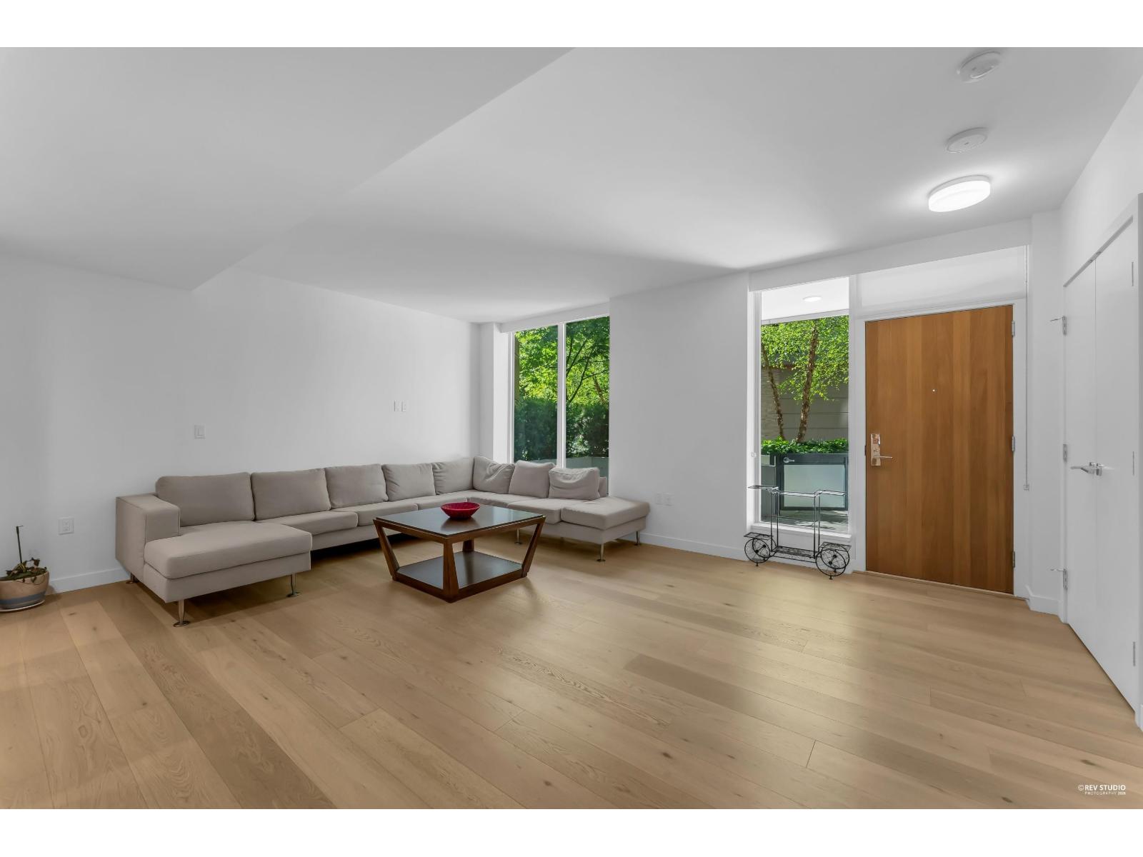 Th8 1439 George Street Property Photo 9