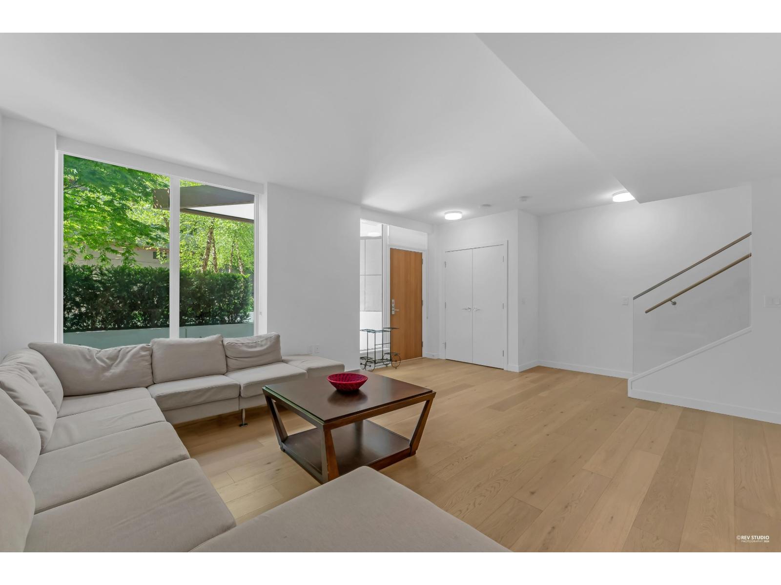 Th8 1439 George Street Property Photo 10