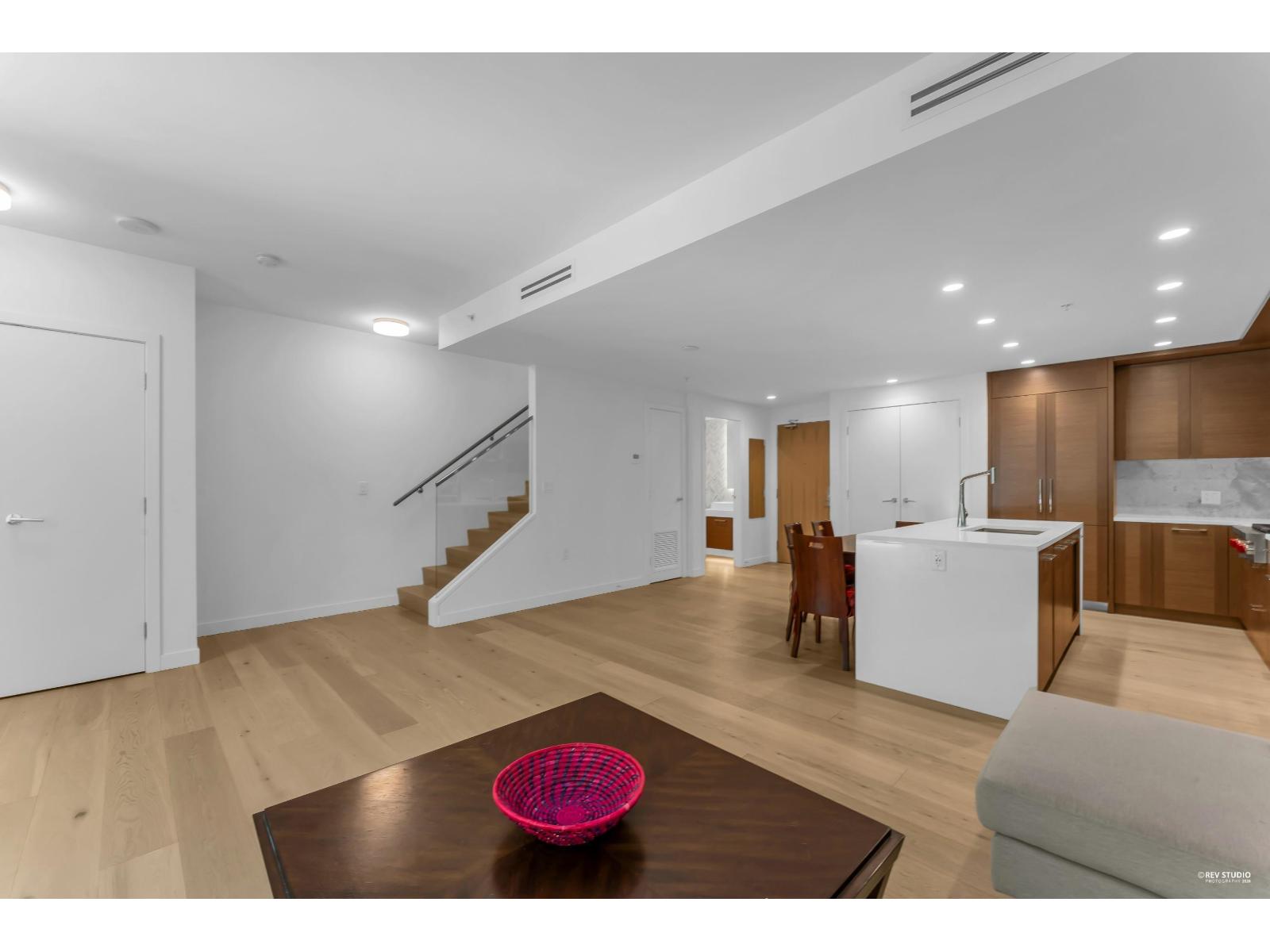 Th8 1439 George Street Property Photo 13