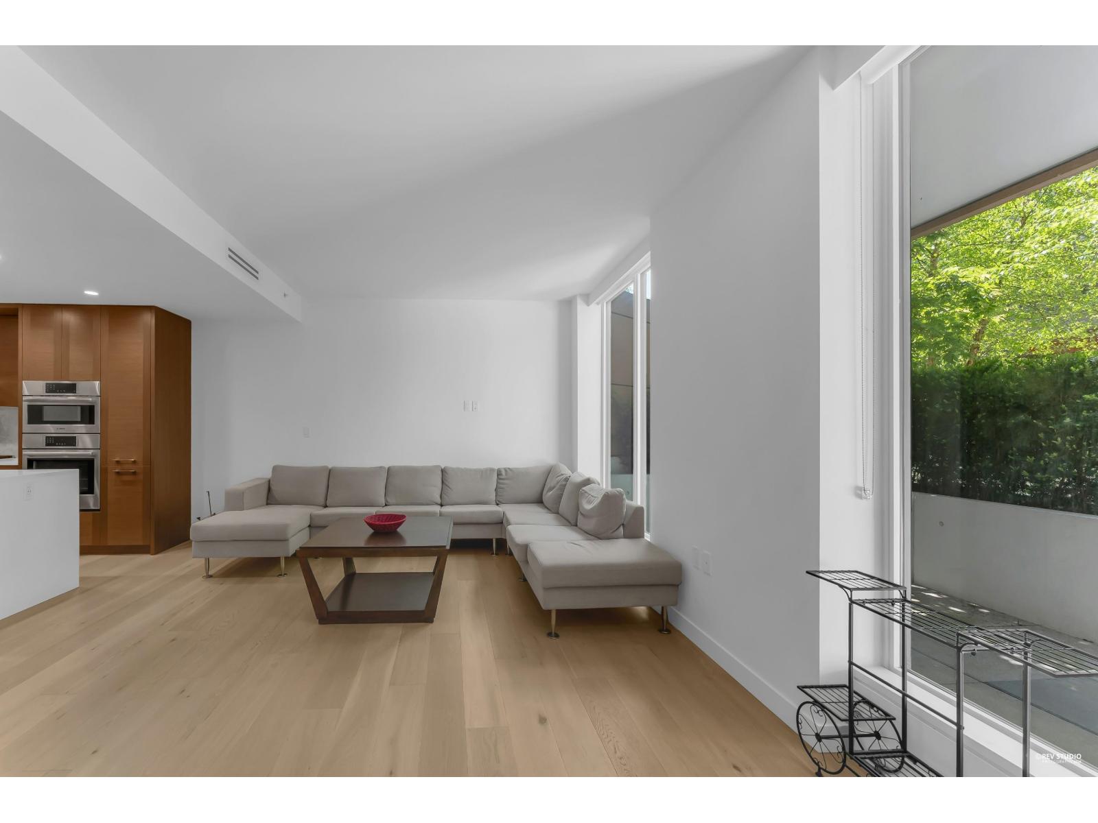 Th8 1439 George Street Property Photo 14