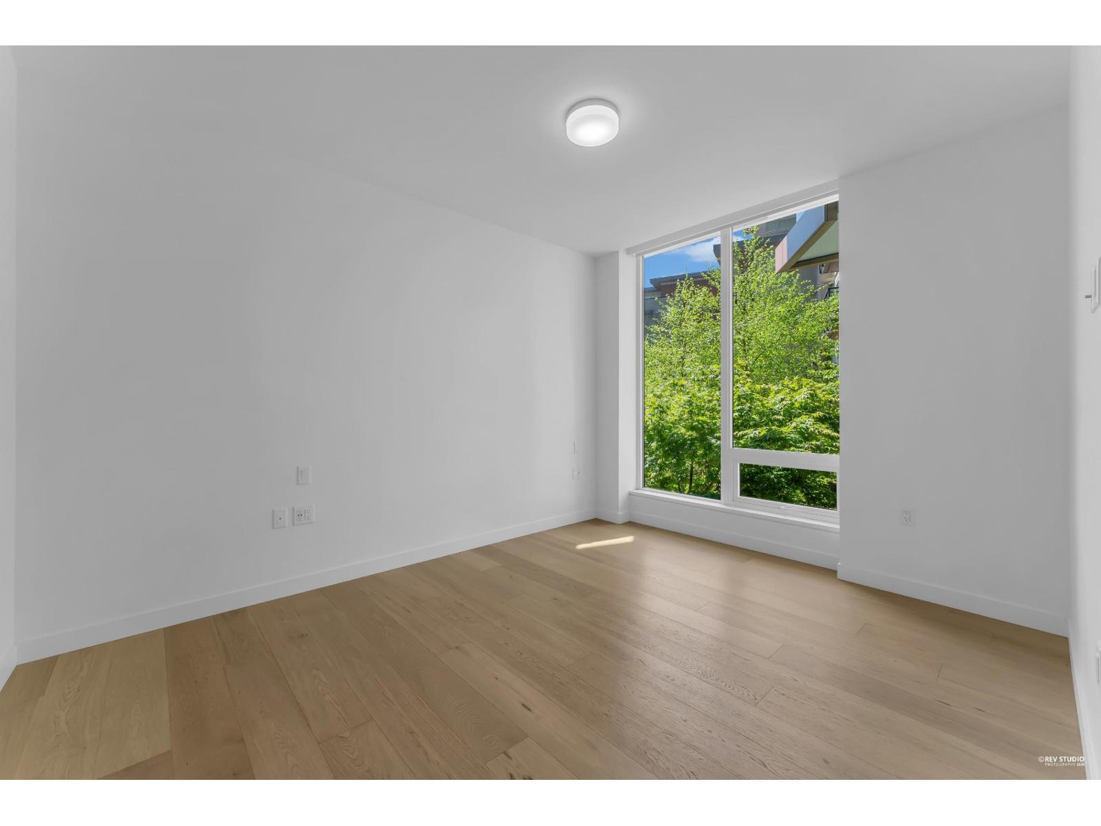 Th8 1439 George Street Property Photo 18