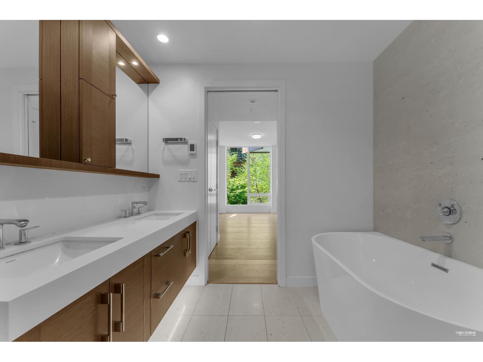 Th8 1439 George Street Property Photo 21