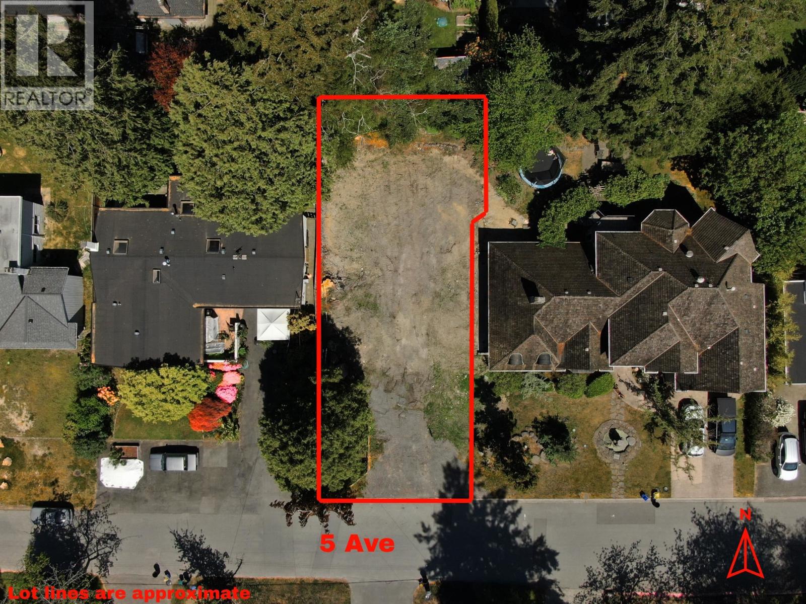 4885 5 Avenue Property Photo 2