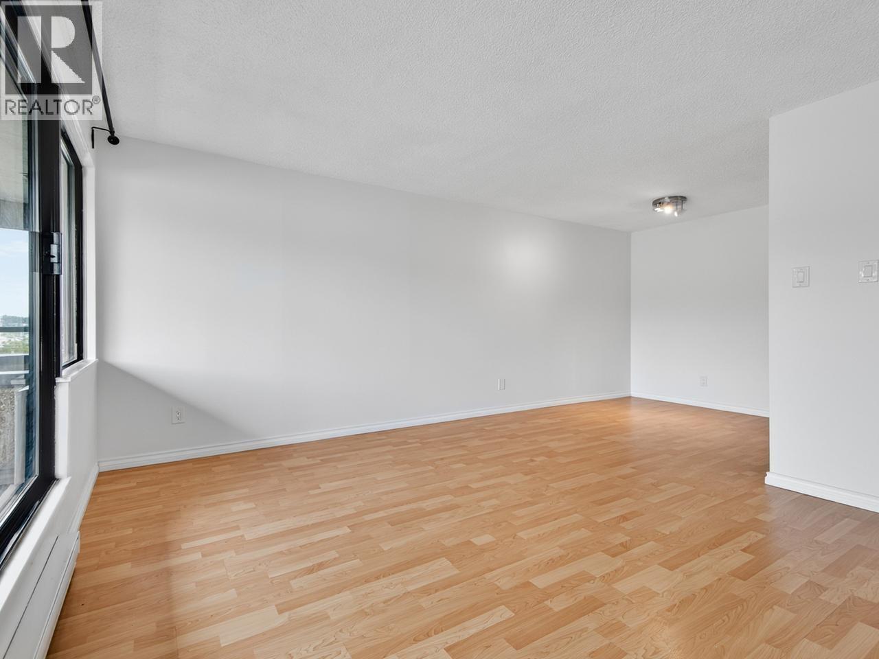 704 1026 Queens Avenue Property Photo 9