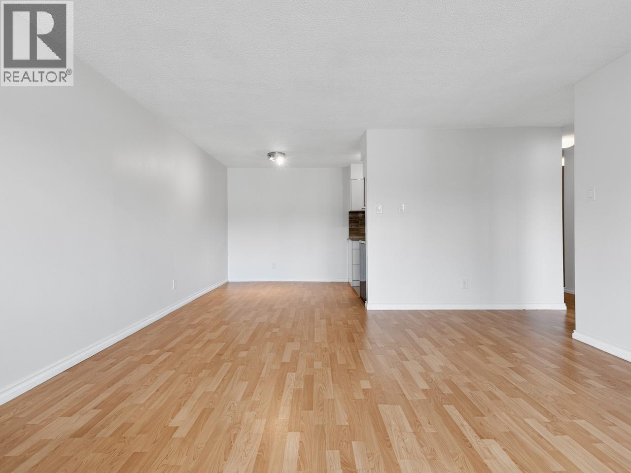 704 1026 Queens Avenue Property Photo 10