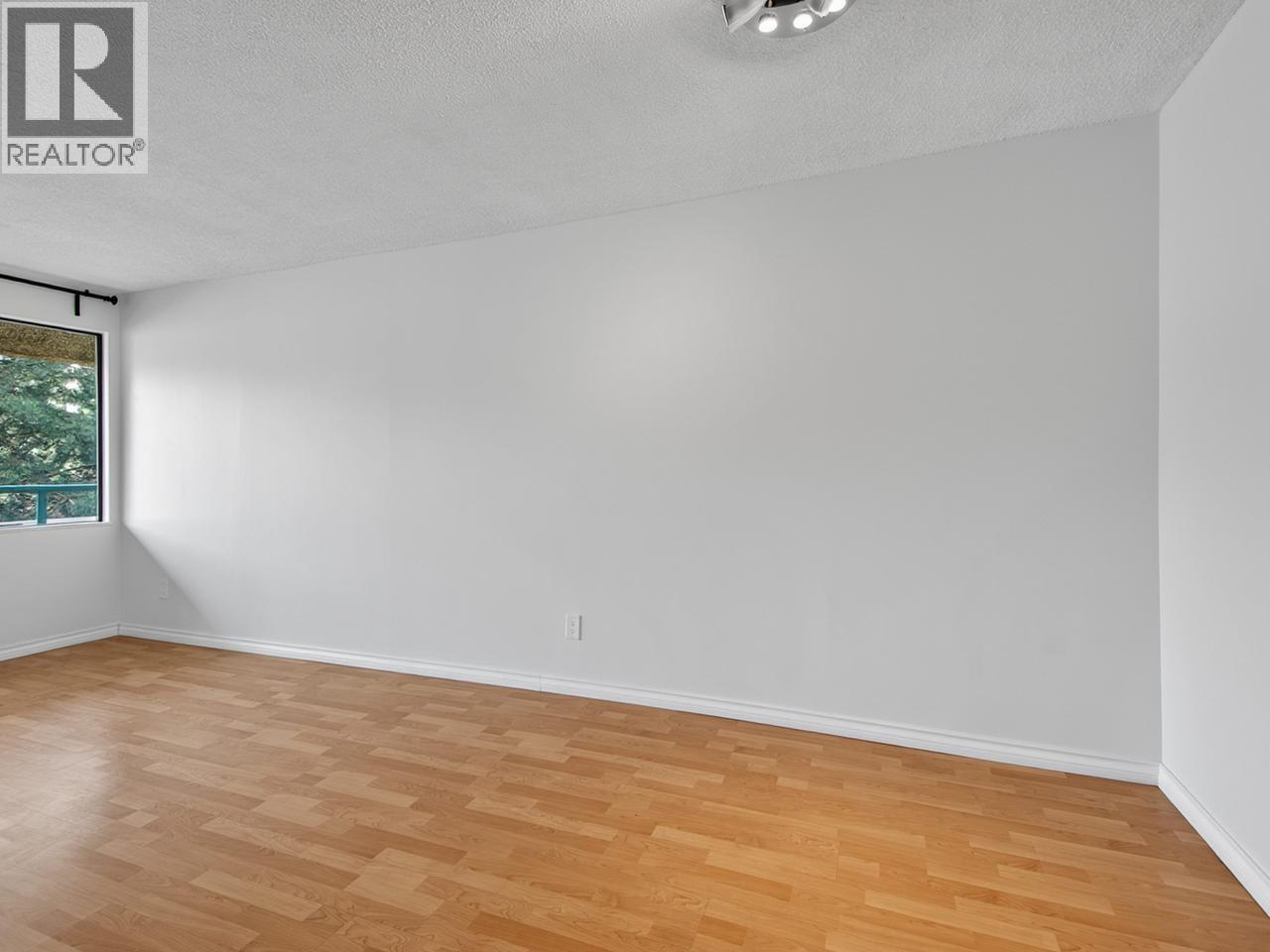 704 1026 Queens Avenue Property Photo 11