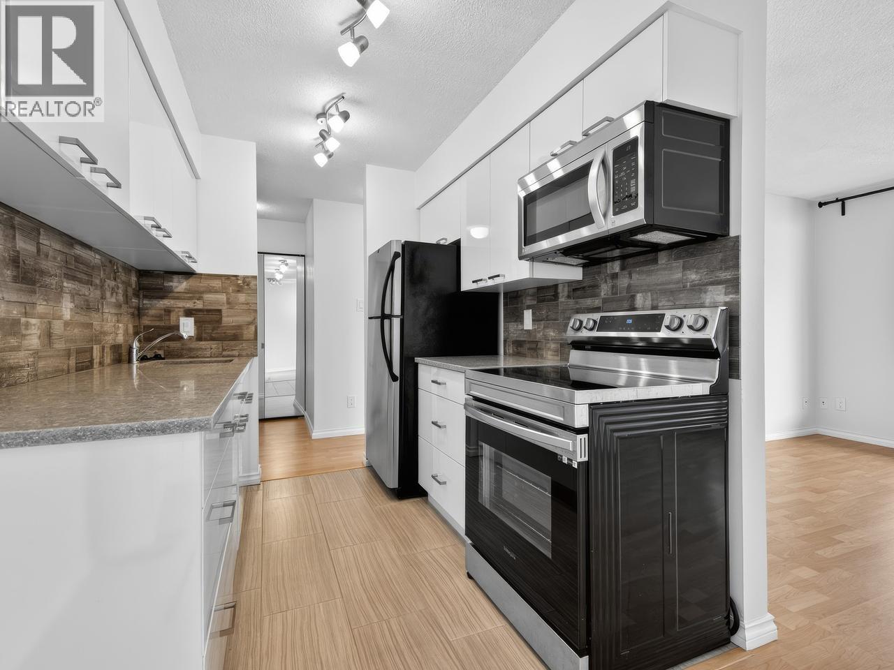 704 1026 Queens Avenue Property Photo 14