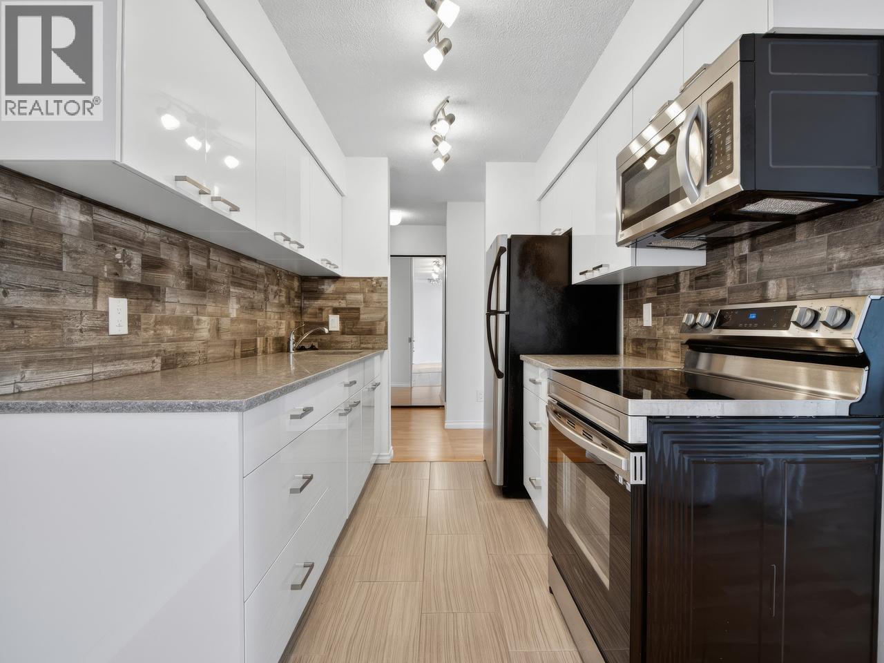 704 1026 Queens Avenue Property Photo 15