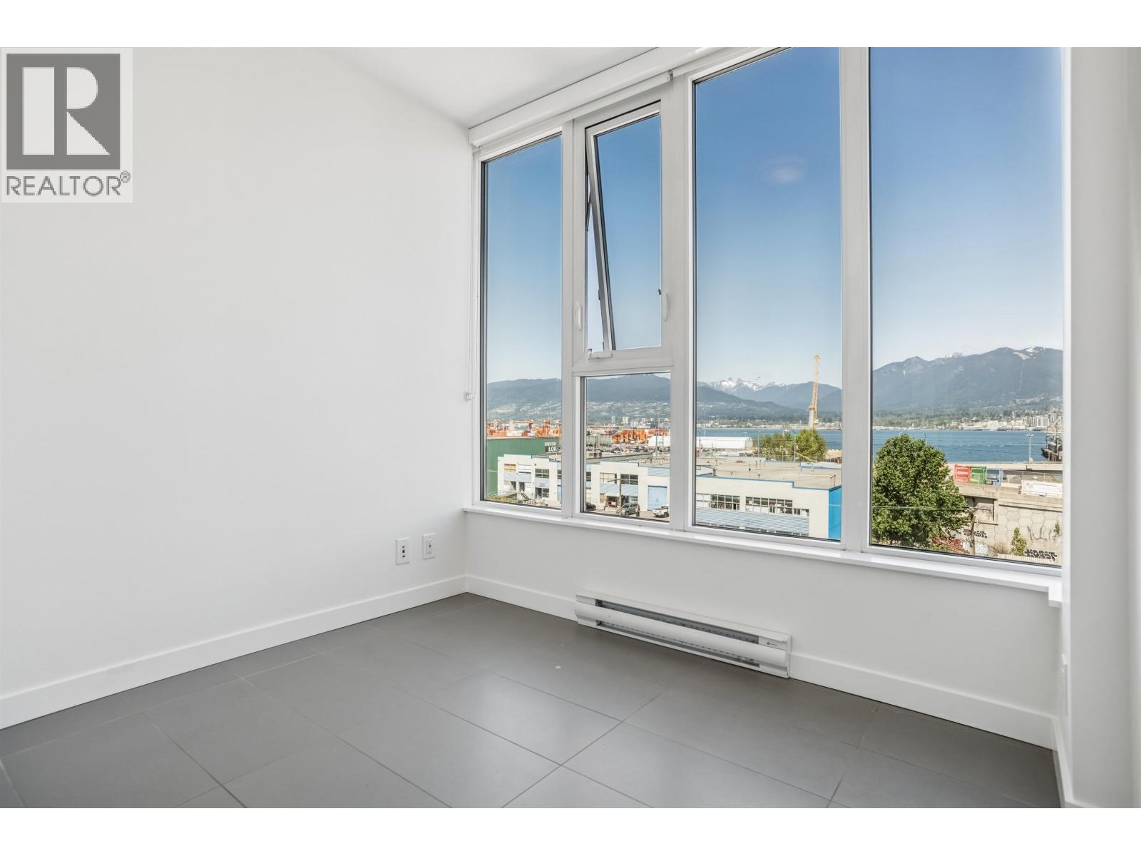 559 955 E Hastings Street Property Photo 5